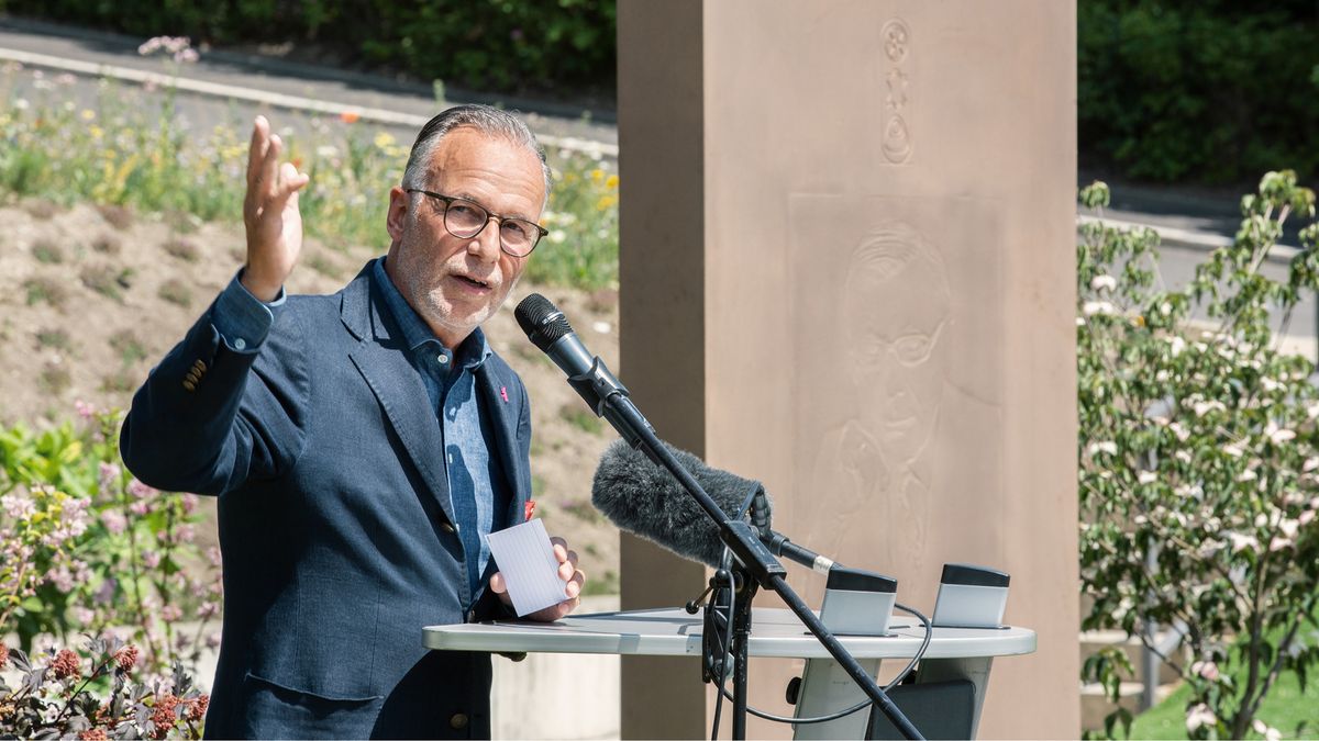 Enthüllung Denkmal Helmut Wagner | REHAU